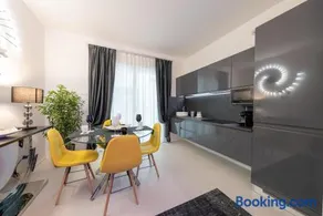 Magic Luxury Apartments - Image 1