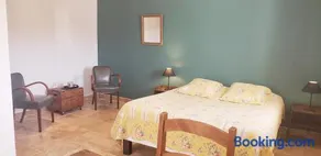 "Les Lauriers" chambre indépendante climatisée avec terrasse et parking privée - Image 2