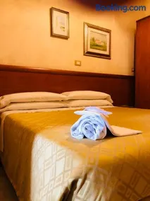 Hotel Casarola - Trigoria - Image 1