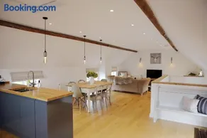 The Barn @Bourne Eau House - Image 2
