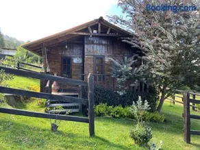 Acogedora cabaña de madera en la naturaleza para desconectarse - Image 2