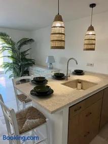 Appartamento Spiaggia Marinella con vista mare e piscina, Costa Smeralda - Image 1