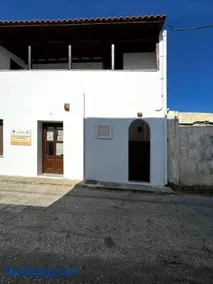 Nikos Cosy Apartment - Image 3