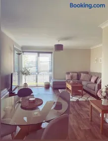 Malva - Modern 2 Bedroom Bungalow in Wick Sleeps 4 with private parking - NC500 Route - Image 2
