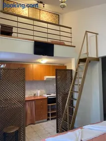 Coastal Apartments - Cozy Seaside Stay in Volos - Image 2