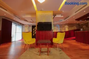 Star Dahlia Hotel - Image 3