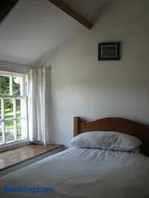 The Old Farmhouse - Image 5