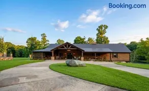 The Lodge at Cloudland with a private pool - Image 2