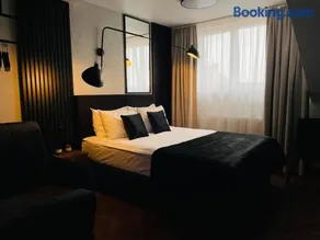 Hotel Millennium - Image 1
