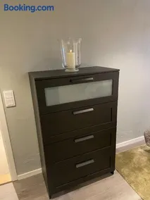 Overnight apartment with double bed, kitchenette, and shower - Image 2