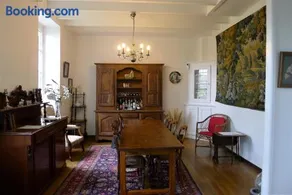 Elegant city house & surrounding,park, walk to town centre - Image 1