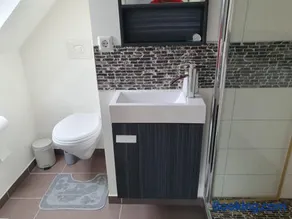 Komfortables Dachgeschosszimmer - Image 3