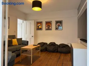 Coast House Cromer - Sleeps 15, hot tub, sea views - Image 4