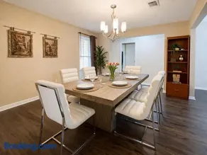 Sleeps 11 I Havendale Retreat l Ideal for Groups - Image 4