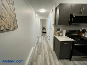 Cozy 2 Bedroom Suite in Brighton - 3 Minutes to Landmark Cinemas & Marketplace - Image 4