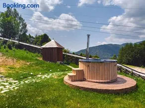 Căsuță tradițională cu ciubăr și saună în Bran - Casa de la Nuci - Image 4