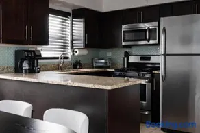 2BR • Newly Furnished Modern Apt • Near O'Hare - Image 3