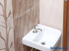 Starlighthotels near L&T DLF MIOT Chennai Trade Center Manapakkam - Image 1