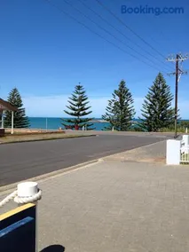 Port Elliot Beachcomber on Horseshoe Bay linen included spotless - Image 5