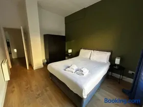 Abbey Apartments - Image 1