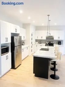 Elegant Country Retreat - Image 4