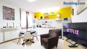 Cozy Loft - with Wi-Fi, Smart TV, Parking - Image 1
