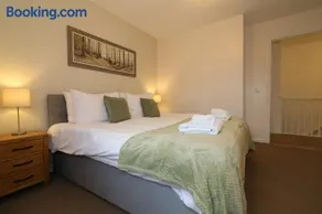 Signature - Angus House Glasgow - Image 3