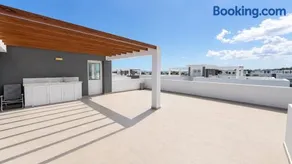 2BR Penthouse with Roof Terrace - Image 2