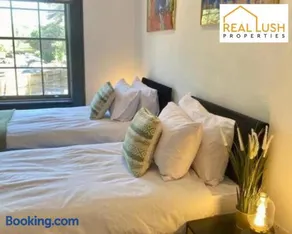 4BDR Home for Families, City Centre, Free Parking - Image 3