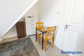 Comfy Twin Room - Image 1