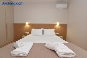 Cyclamen Apartments - Image 3