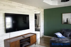 Bountiful Cabin - Hot Tub - Image 4