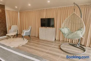 Luxury 6BHK Villa with Private Pool and Jacuzzi Near Candolim - Image 2