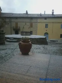 Cisterna Nel Borgo - Image 1