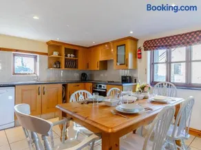 2 Bed in Helston oc-trwro - Image 3