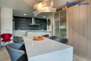 Design villa with sea views - Image 3