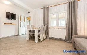 Four-Bedroom Holiday Home In Primosten - Image 3
