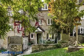 4 Court Cottages - Image 1