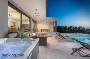 Villa Lumi - with private pool, sauna, outdoor jacuzzi, fitness room, table tennis - Image 2
