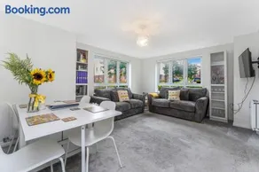 GuestReady - Edinburgh Elegant home - Image 3