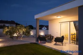 Venti apartments with swimming pool and private parking - Image 4
