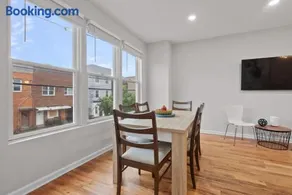 Spacious 4BED 3BA Apt with Garage Near NYC and MetLife Stadium close to PATH ready for FIFA - Image 2