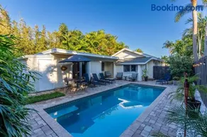 West Palm Beach Bungalow with Swimming Pool - Image 1