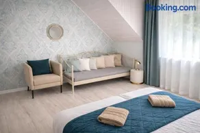 Iris Home - Image 2