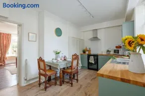 Kings House - Image 4