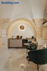 Golden Suite - Image 4