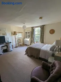 Old Manor House - Image 5