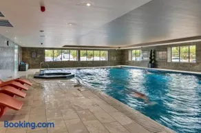 Finest Retreats - Cambridge Luxury Lodge - Image 5