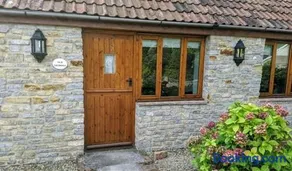 The Burcott Inn Cottages - Image 1