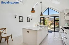 Number Ten - Beautiful 3-Bedroom Luxury Home - Image 3